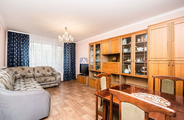 Квартира 3-комн., 93 м²