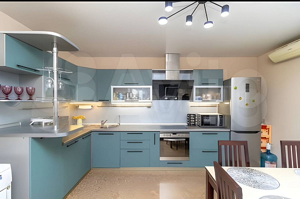 Квартира 3-комн., 725 м²