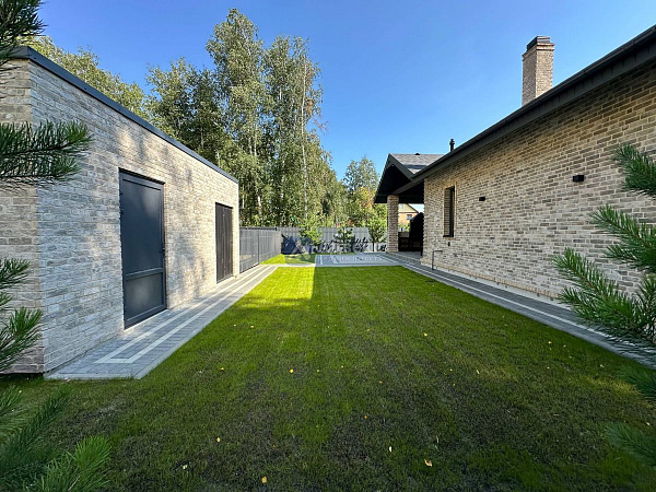 Коттедж 196 м²