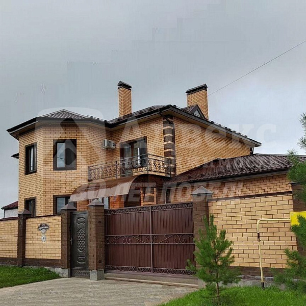 Коттедж 301.2 м²