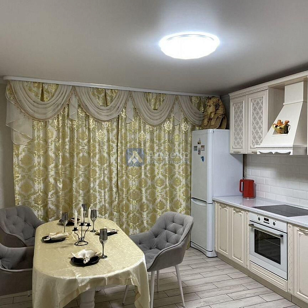 Квартира 3-комн., 92 м²