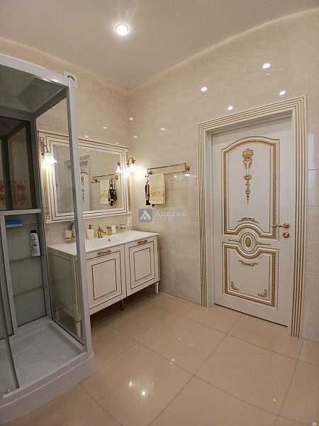 Коттедж 200 м²