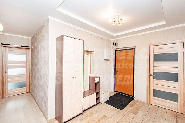 Квартира 3-комн., 77 м²
