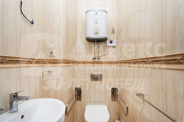 Квартира 4-комн., 156 м²