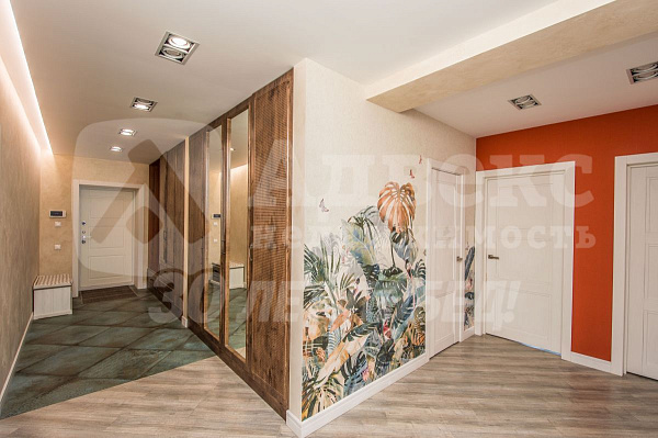 Квартира 3-комн., 117 м²