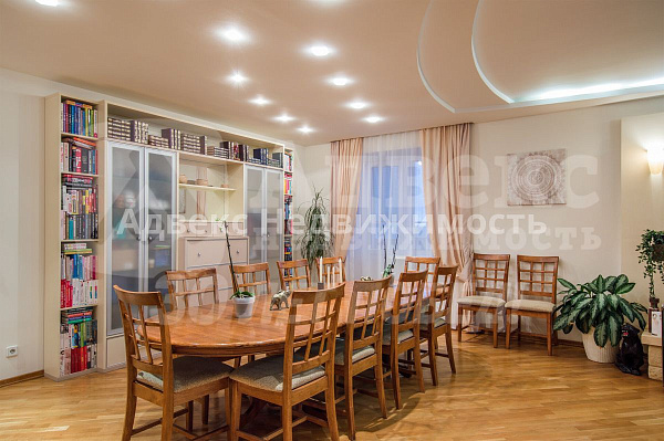 Квартира 4-комн., 185.3 м²