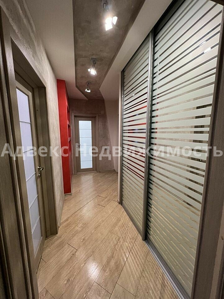 Квартира 3-комн., 121 м²