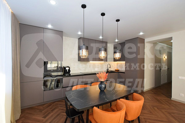 Квартира 2-комн., 97 м²
