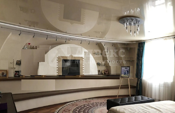 Квартира 5-комн., 225.4 м²