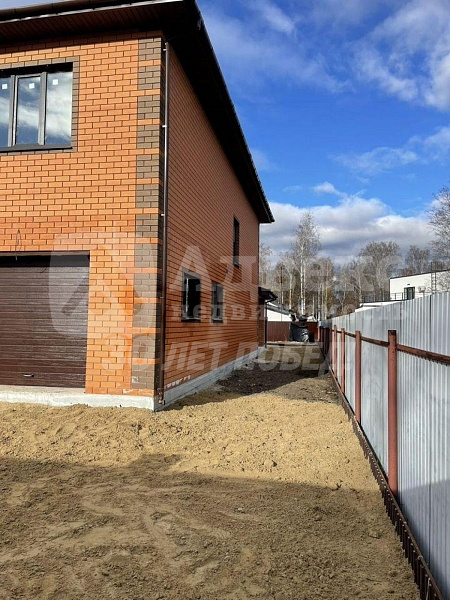 Коттедж 200 м²