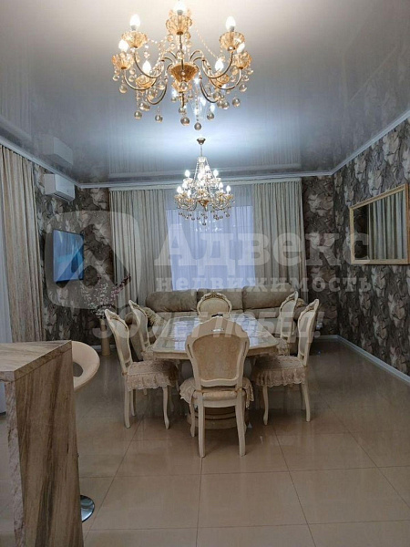 Коттедж 200 м²