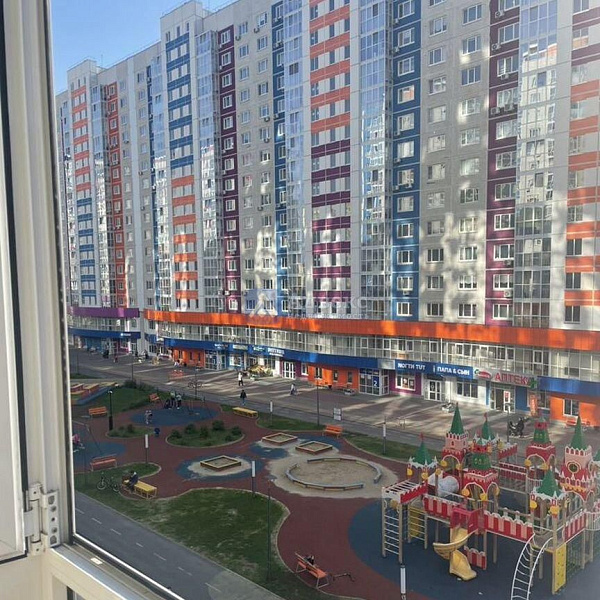 Квартира 3-комн., 92 м²