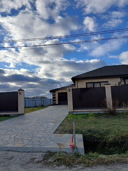 Коттедж 200 м²