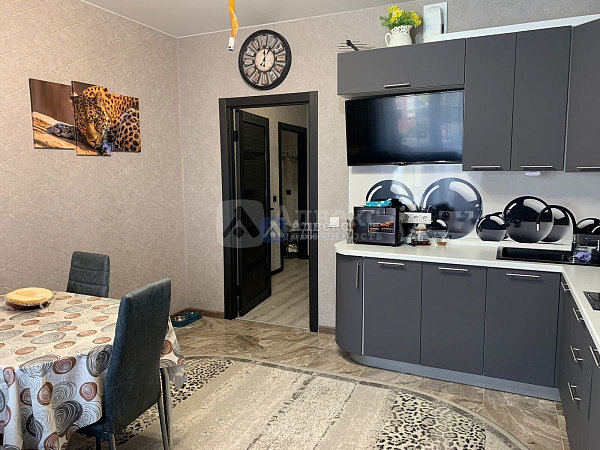 2-к квартира, 80 кв.м.