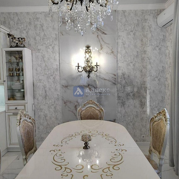 Коттедж 301.2 м²