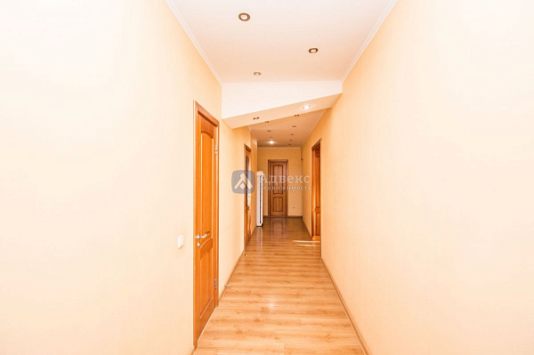 Квартира 3-комн., 107.7 м²