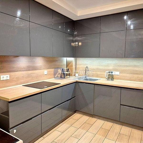 Квартира 3-комн., 90 м²