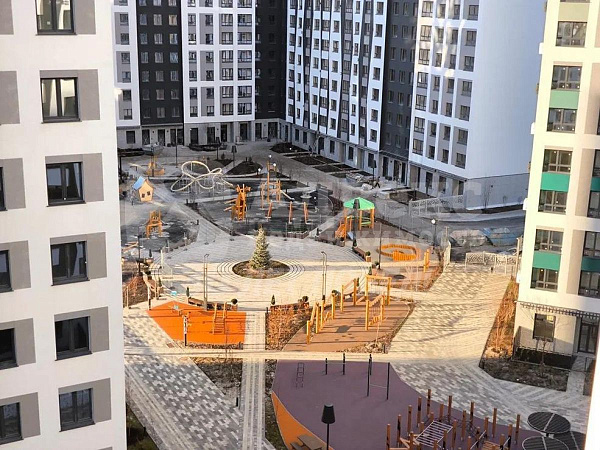 Квартира 4-комн., 98 м²