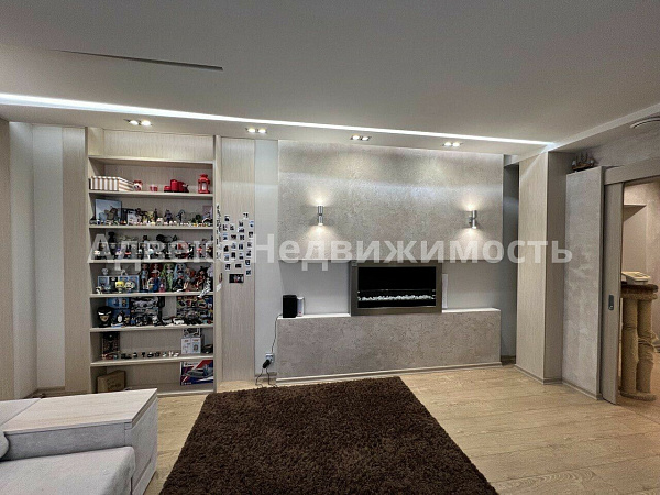 Квартира 3-комн., 121 м²