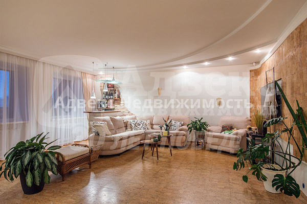 Квартира 4-комн., 185.3 м²