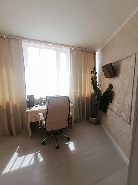 Квартира 3-комн., 145.1 м²