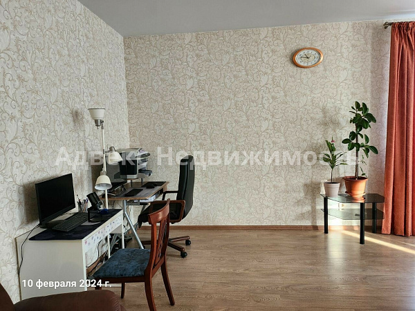 Квартира 3-комн., 151 м²