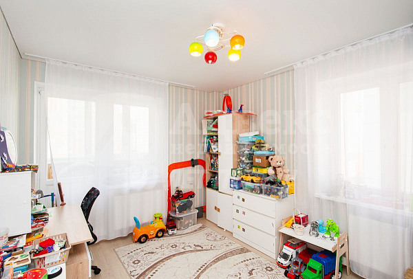 Квартира 3-комн., 77 м²