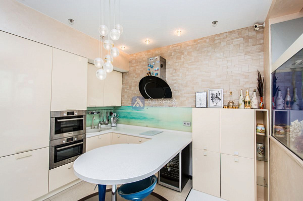 Квартира 3-комн., 119 м²