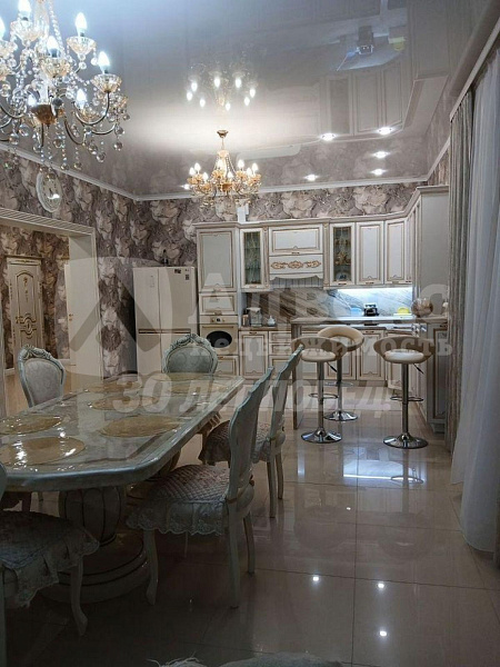 Коттедж 200 м²