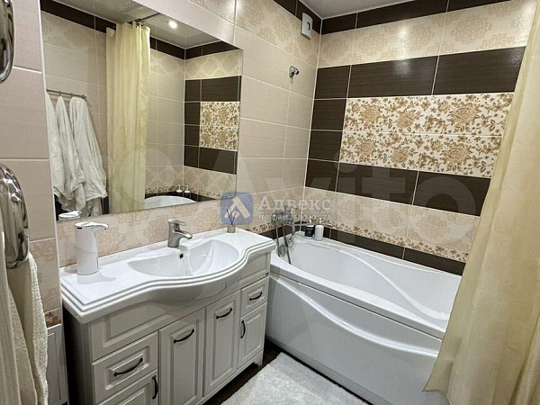 Квартира 3-комн., 90 м² Квартира 3-комн., 90 м²