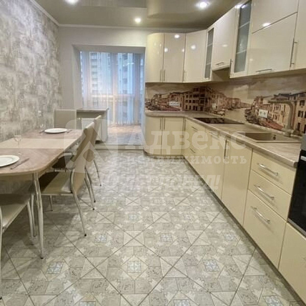 Квартира 3-комн., 105 м²
