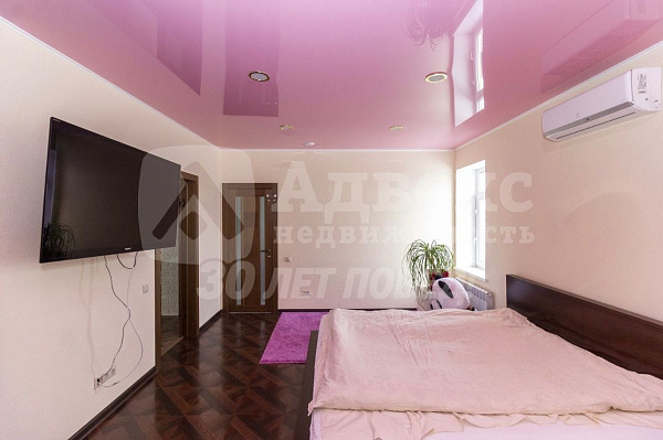 Дом, 299 кв.м.