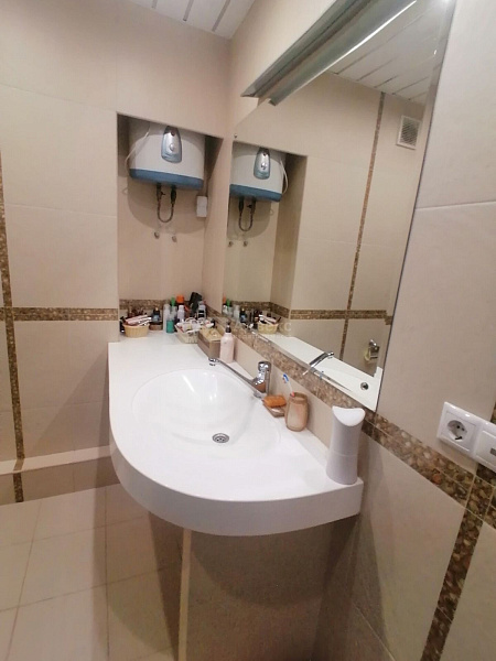 Квартира 3-комн., 145.1 м²