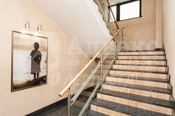 Квартира 4-комн., 156 м²