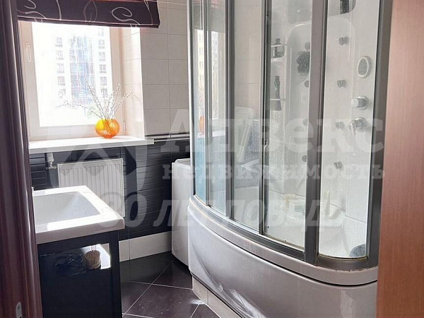 Квартира 2-комн., 92.7 м²