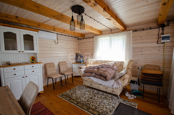 Коттедж 300 м²