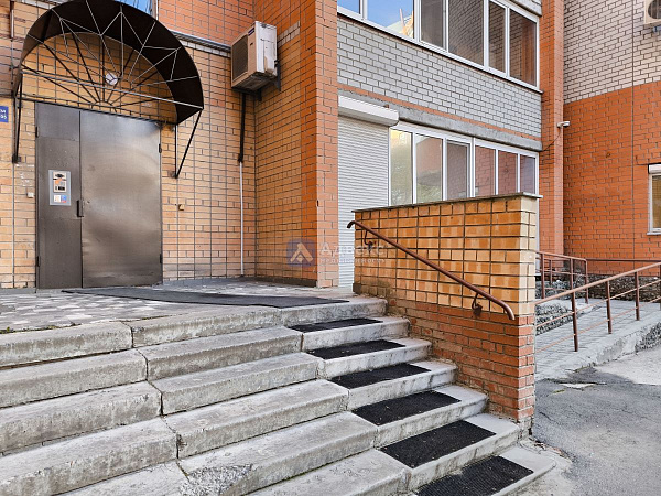 Квартира 3-комн., 107.7 м²