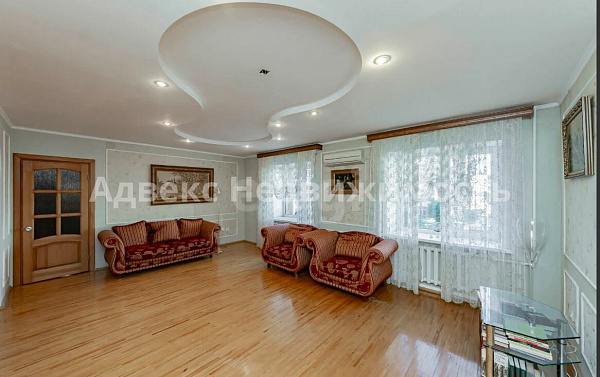 Квартира 3-комн., 92 м²