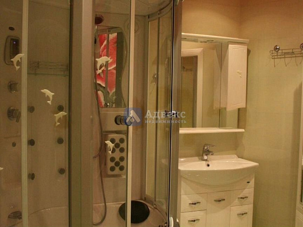 Квартира 3-комн., 100 м² Квартира 3-комн., 100 м²