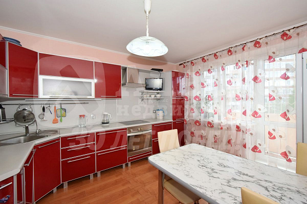 Квартира 3-комн., 91 м²