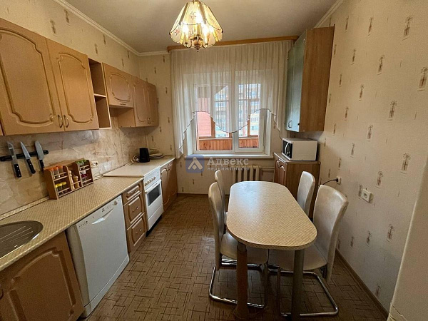 Квартира 4-комн., 93 м²