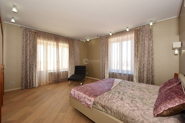 Квартира 3-комн., 128 м²