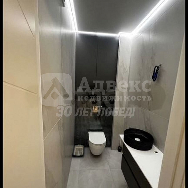 Квартира 3-комн., 146.3 м²