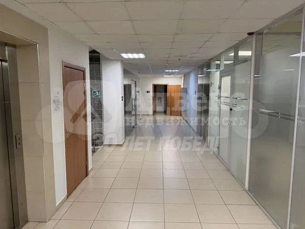 Идеальное помещение для вашего бизнеса! 

Предлагаем в аренду офисные помещения площадью 180 кв.м. на 2 этаже здания. В вашем распоряжении будет 7 комнат, которые предназначены для офисных рабочих мест, переговорных, и других функциональных зон. 

Мы пред