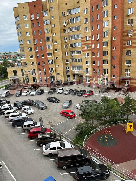 Квартира 2-комн., 65 м²
