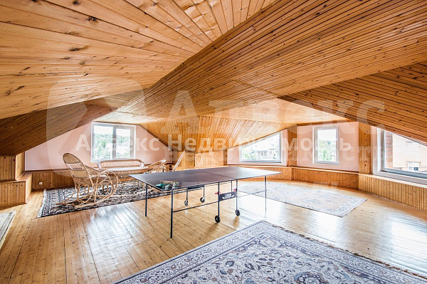 Дом, 651.8 кв.м.