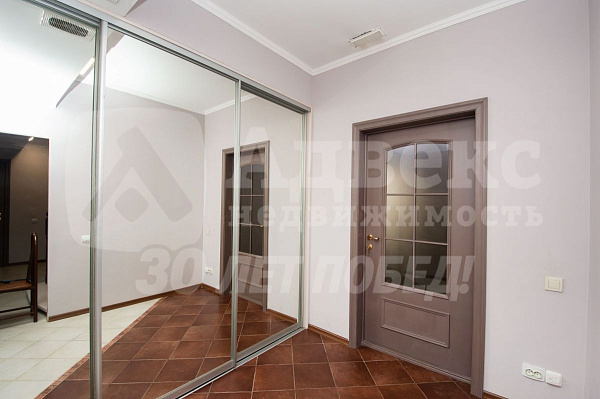 Коттедж 230 м²