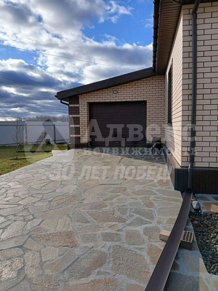 Коттедж 200 м²