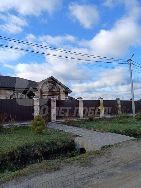 Коттедж 200 м²