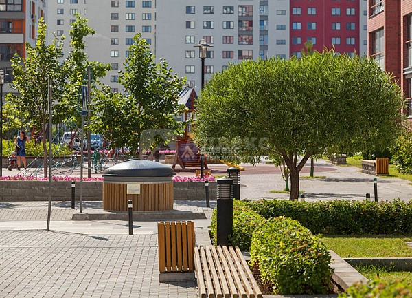 Квартира 3-комн., 93.7 м²